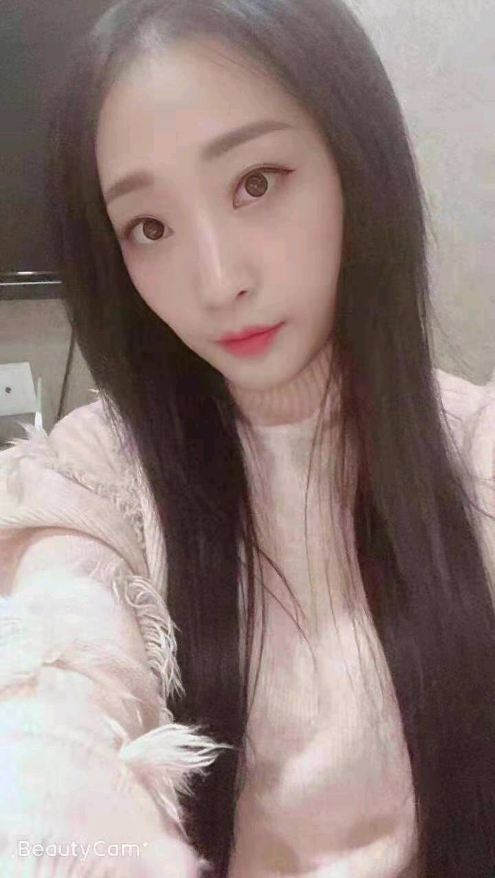 松山湖前凸后翘的极品少妇